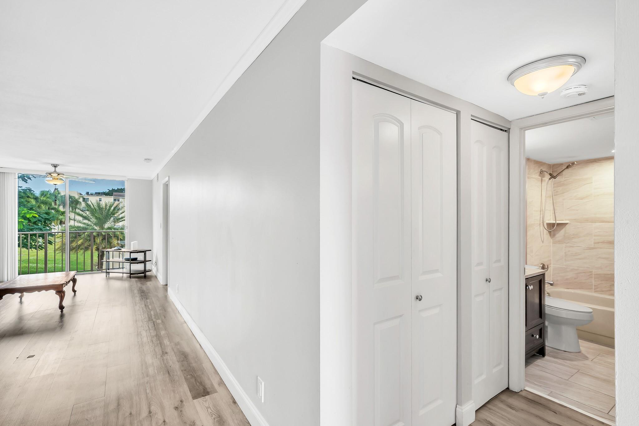 HUNTINGTON LAKES - Residential