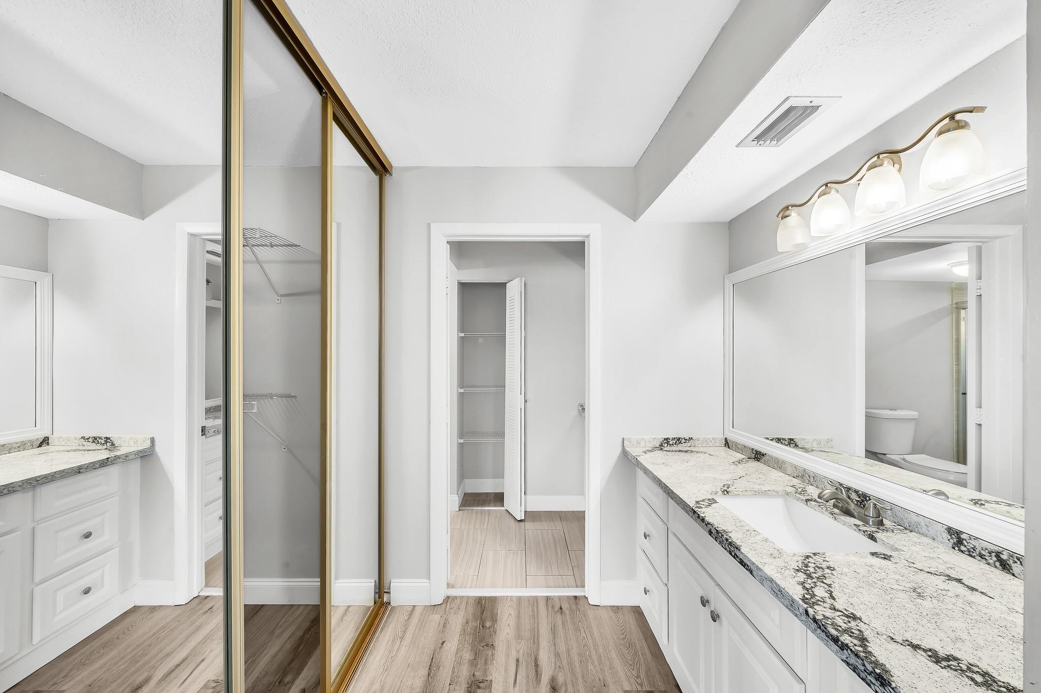 HUNTINGTON LAKES - Residential