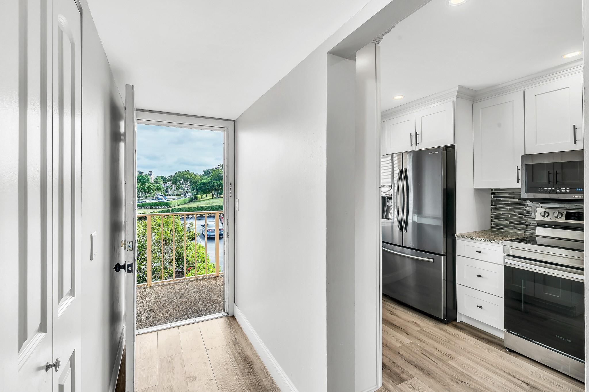 HUNTINGTON LAKES - Residential