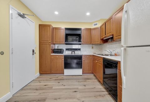 Tiny photo for 10777 W Sample Road #1212, Coral Springs, FL 33065 (MLS # B26016636)