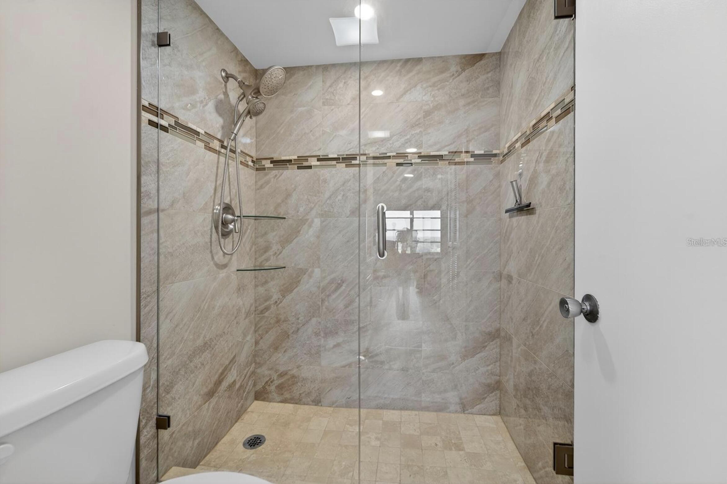 COUNTRY CLUB TOWER OF CORAL - Residential