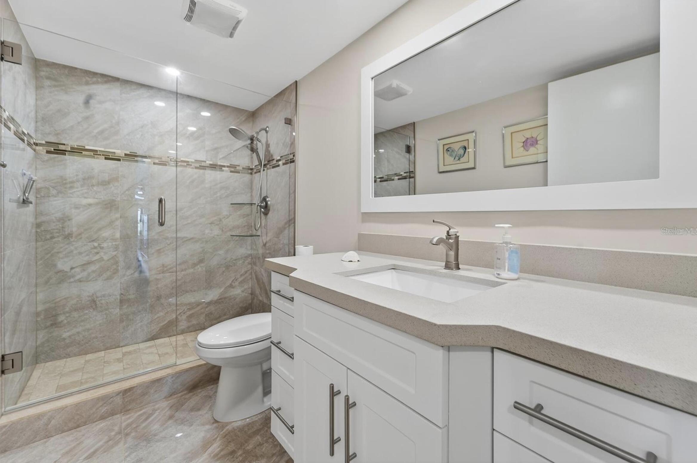 COUNTRY CLUB TOWER OF CORAL - Residential