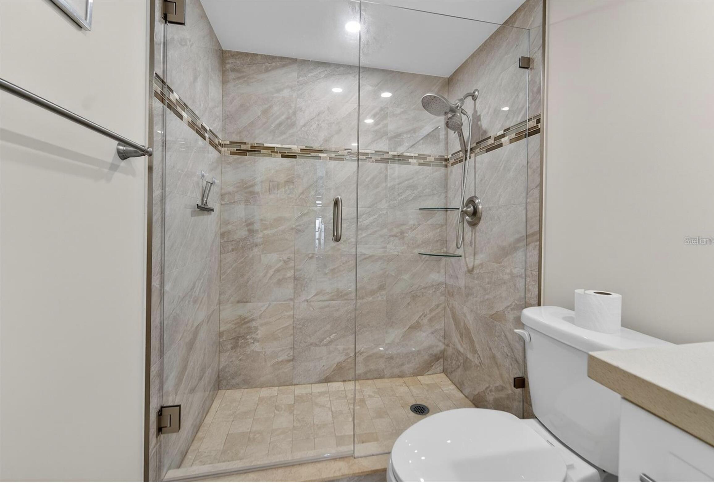 COUNTRY CLUB TOWER OF CORAL - Residential