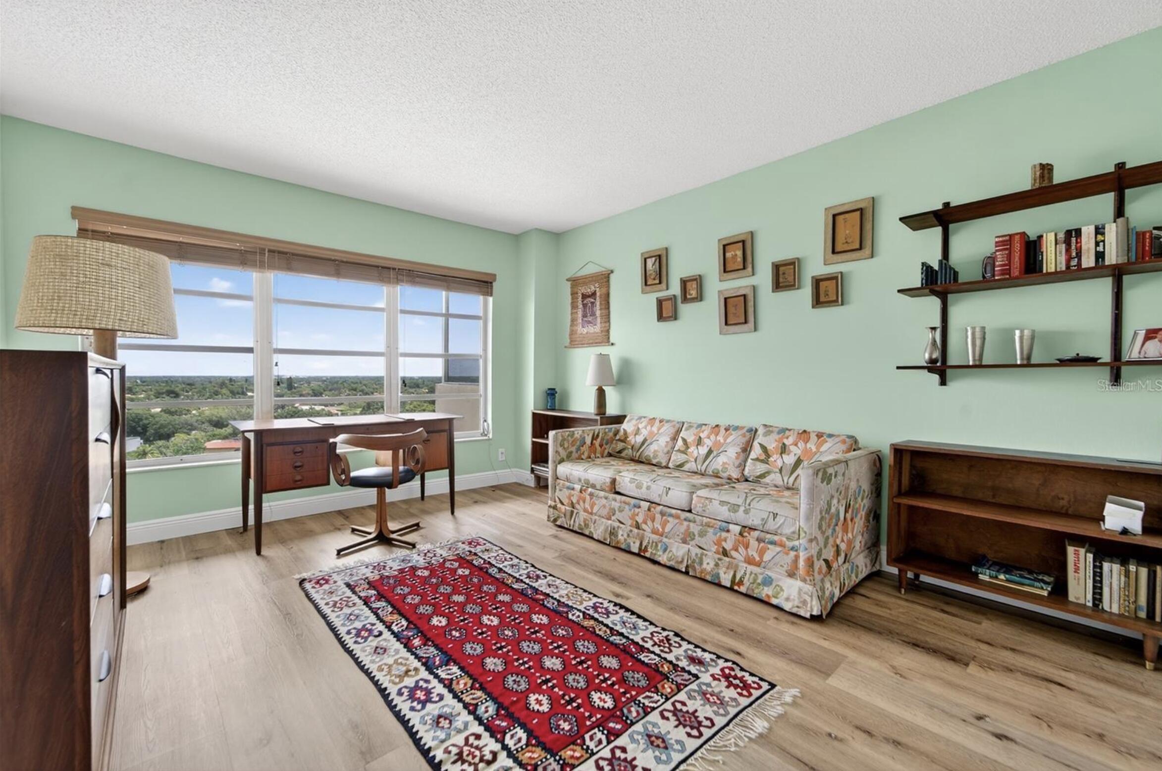 COUNTRY CLUB TOWER OF CORAL - Residential