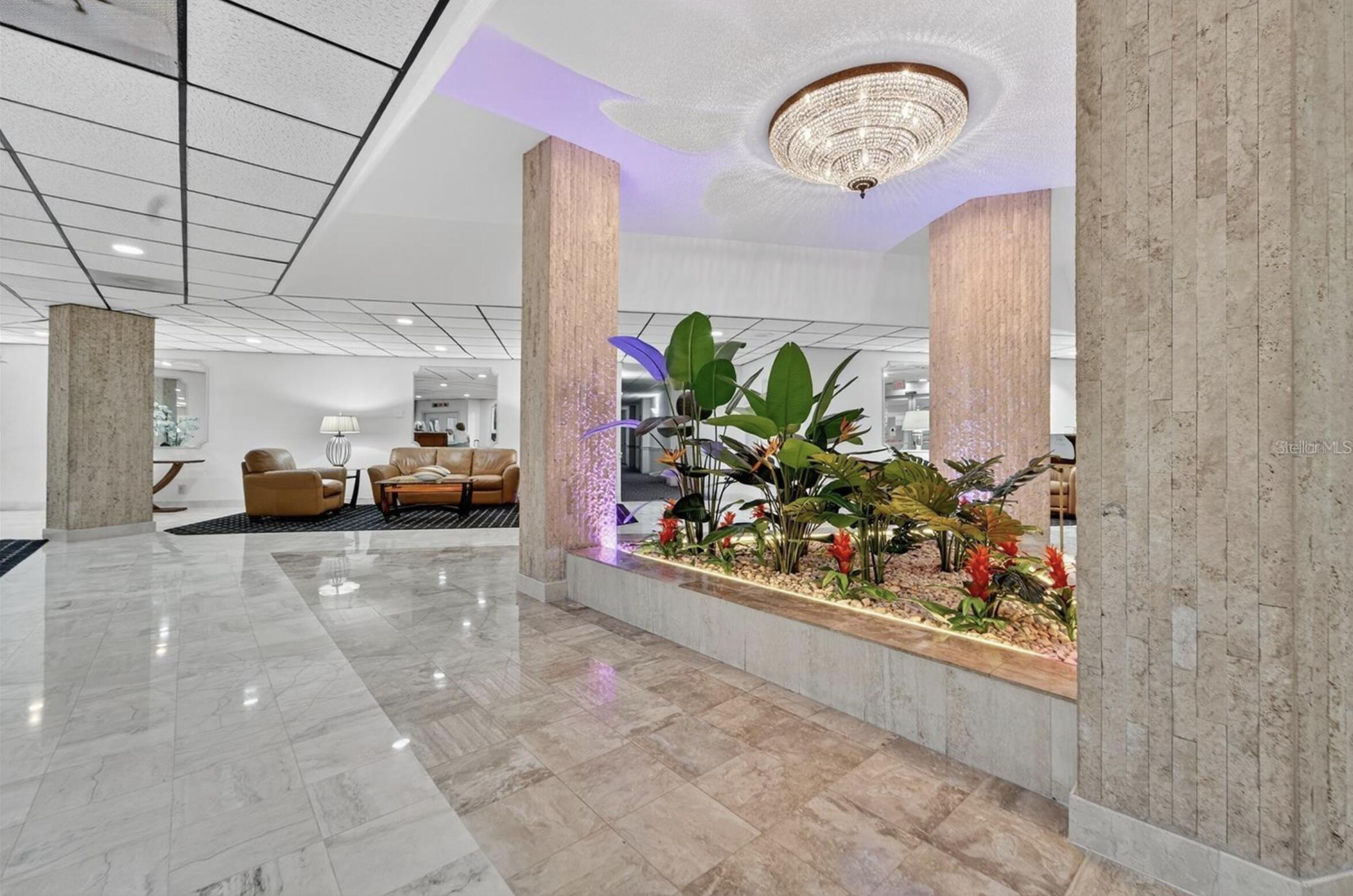 COUNTRY CLUB TOWER OF CORAL - Residential