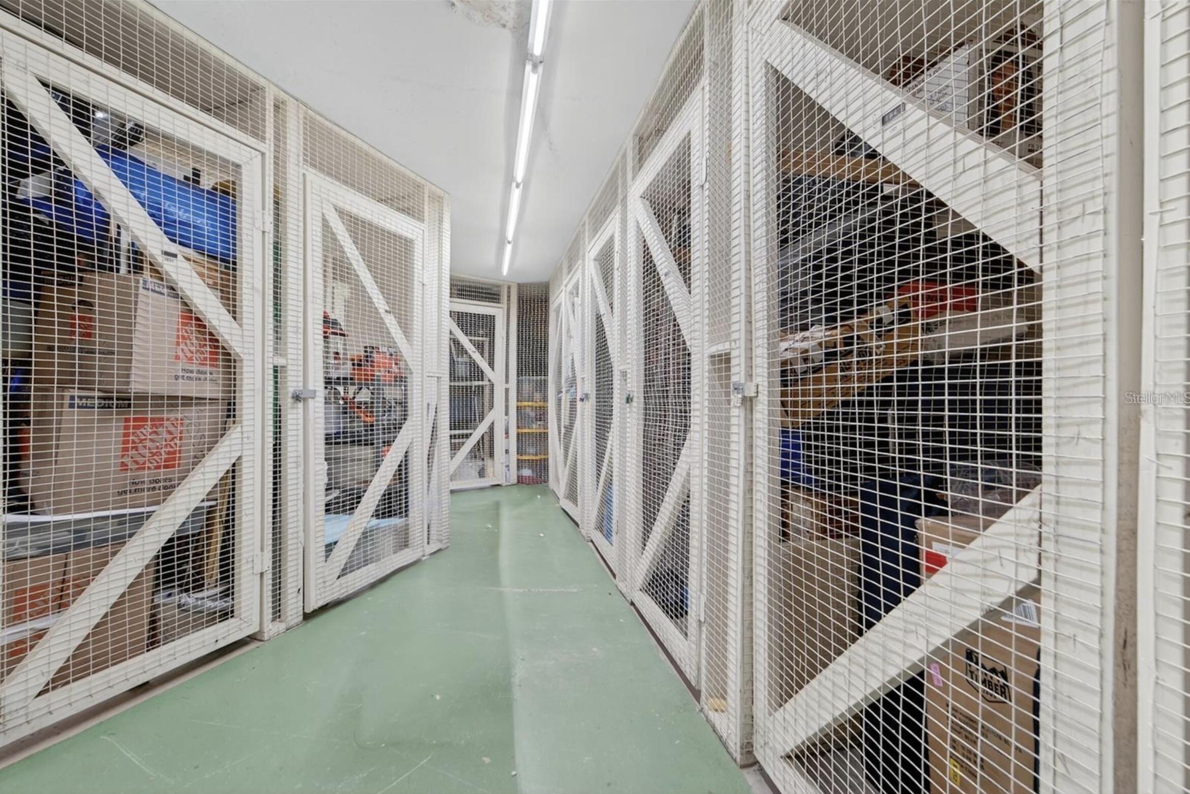 COUNTRY CLUB TOWER OF CORAL - Residential