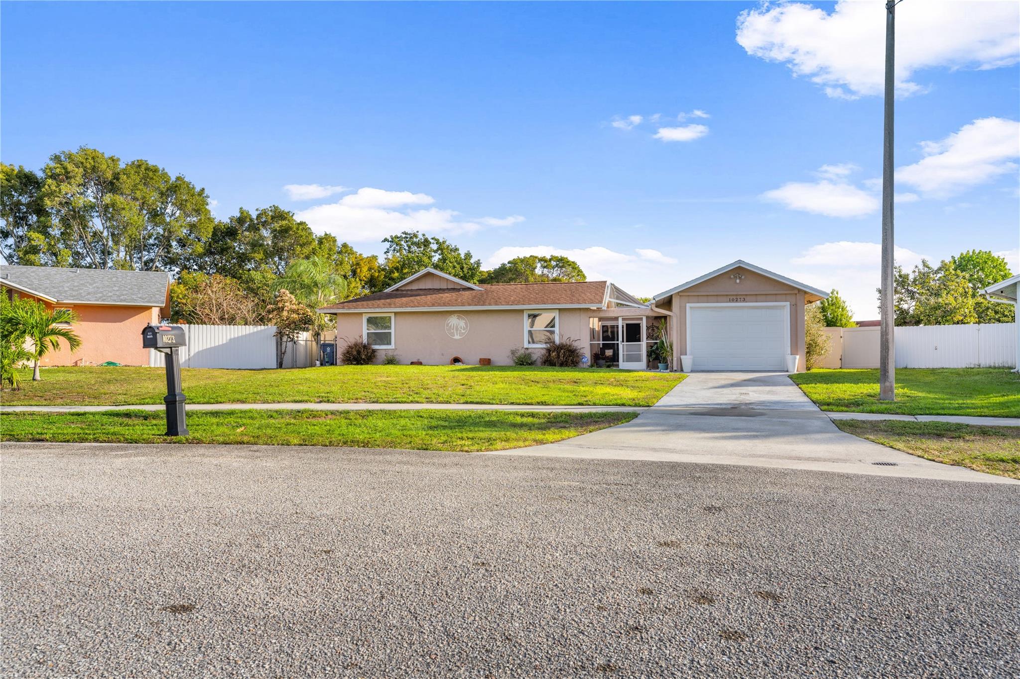 10273 Showboat Ln