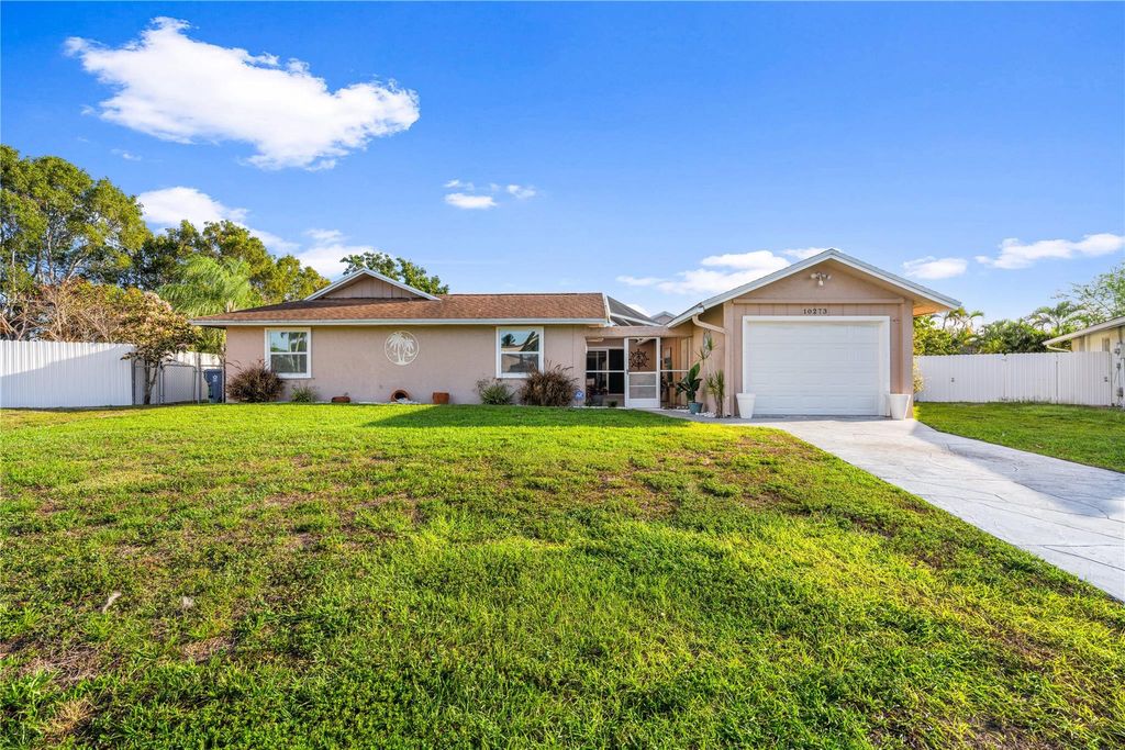 Photo of 10273 Showboat Lane, Royal Palm Beach, FL 33411 (MLS # F10523220)
