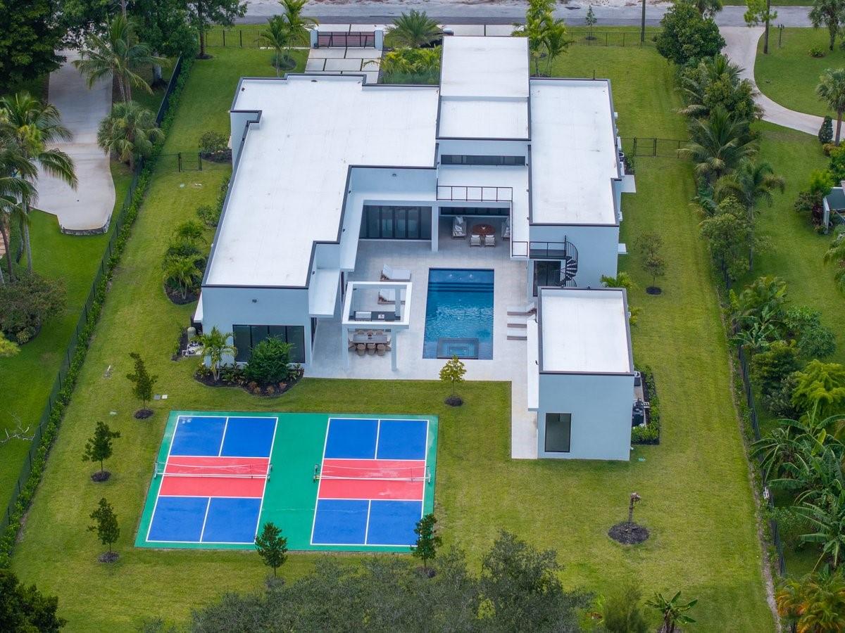 PINE TREE ESTATES - Residential