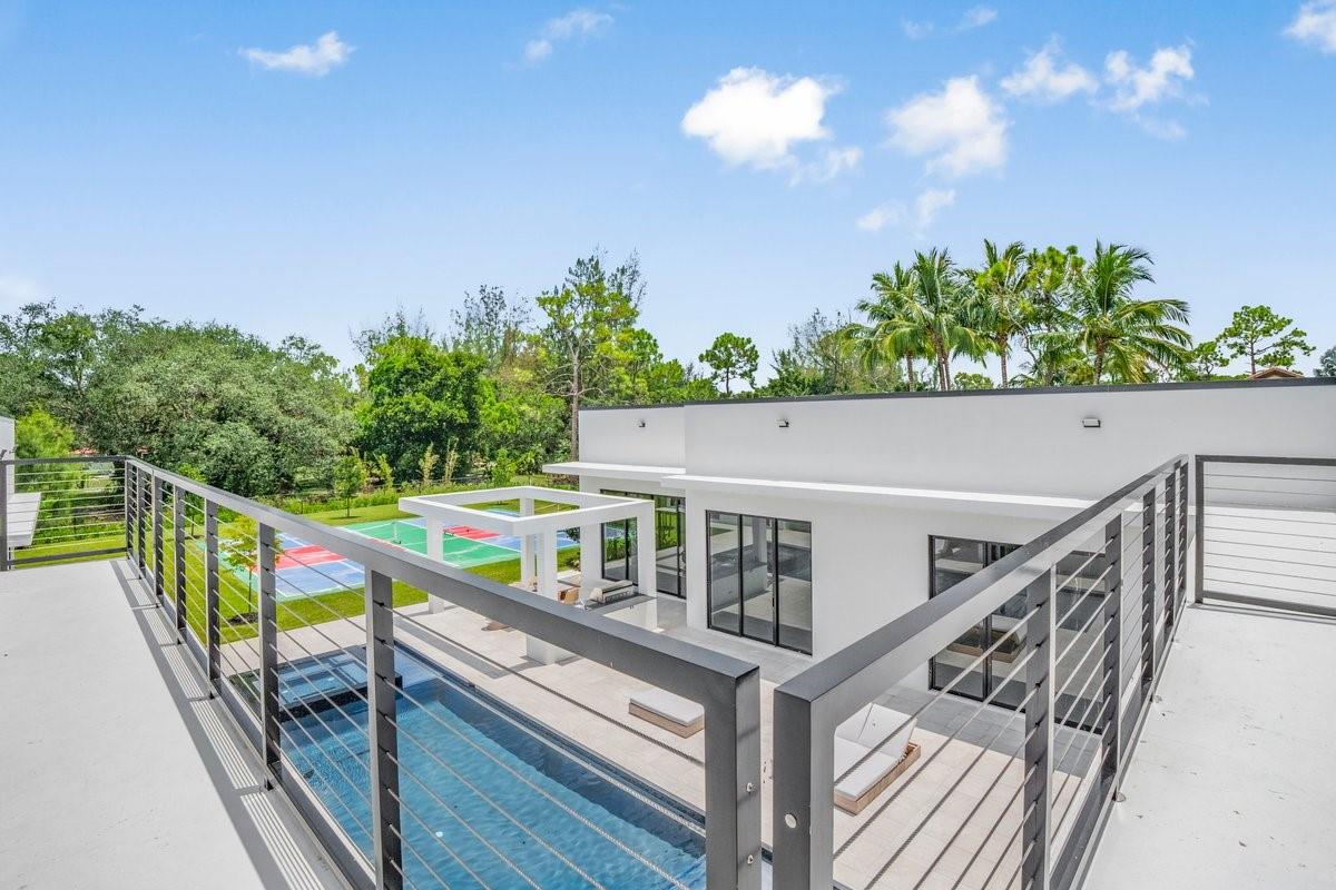 PINE TREE ESTATES - Residential