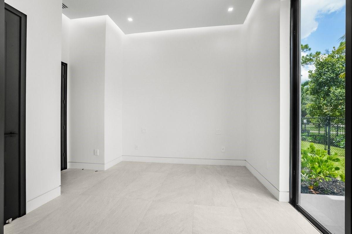 PINE TREE ESTATES - Residential