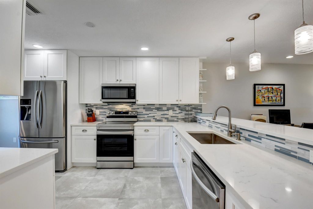 Photo of 17 Westgate Lane #F, Boynton Beach, FL 33436 (MLS # R10985291)