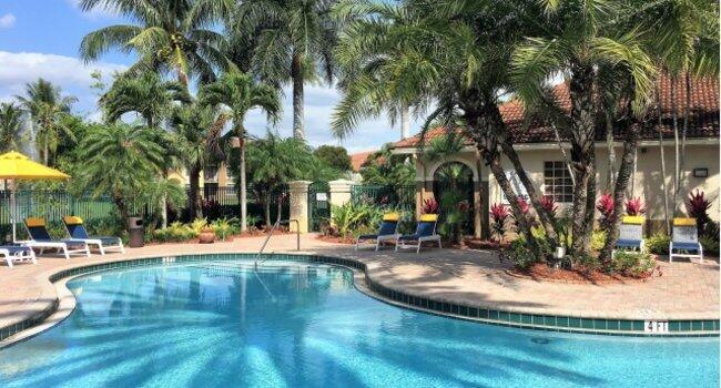 NEW LISTING! INCLUDES SINGLE CAR GARAGE! Luxury 2 bedroom/2 bathroom condo at Murano of Delray Beach where you enjoy the resort style pool, lighted tennis courts, 24/7 gated security, fitness center, 1 car garage, vaulted ceilings, stainless steel appliances. SINGLE CAR GARAGE Easy access to FL Turnpike, Atlantic Avenue, and the great shops and restaurants of Delray Beach. Easy online application and approval process, call/email today!