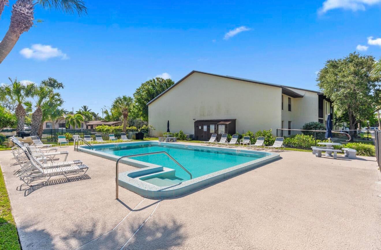 250 SE Four Winds Drive 104