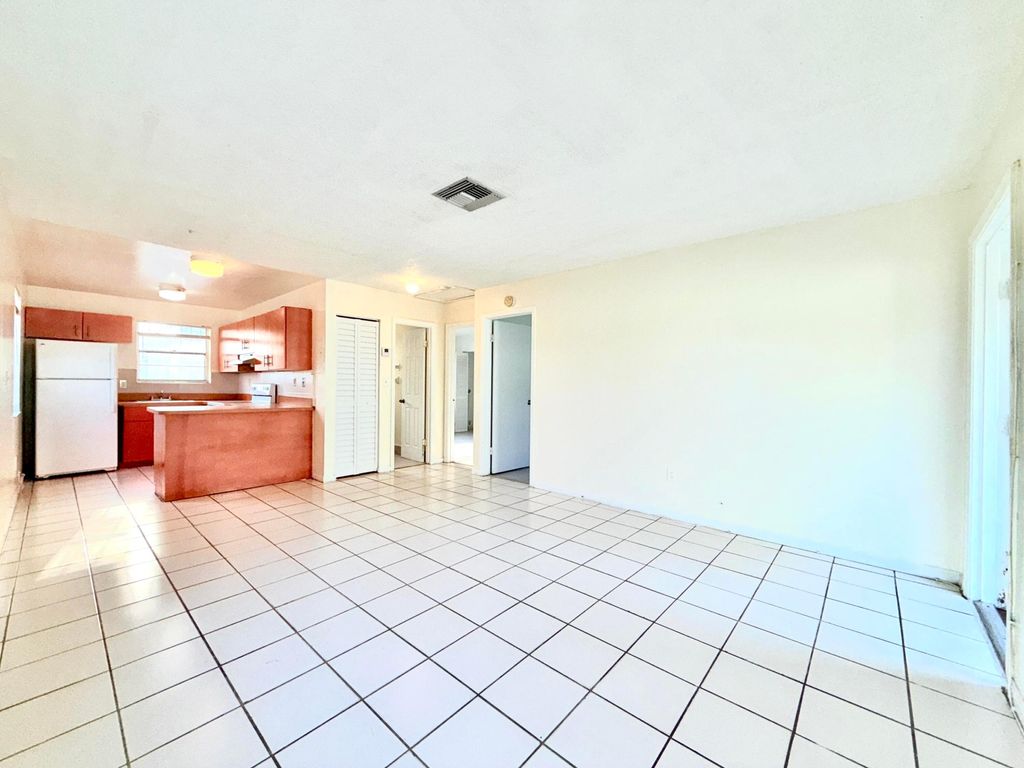 Photo of 800 NE 14th Street, Fort Lauderdale, FL 33304 (MLS # B26007019)