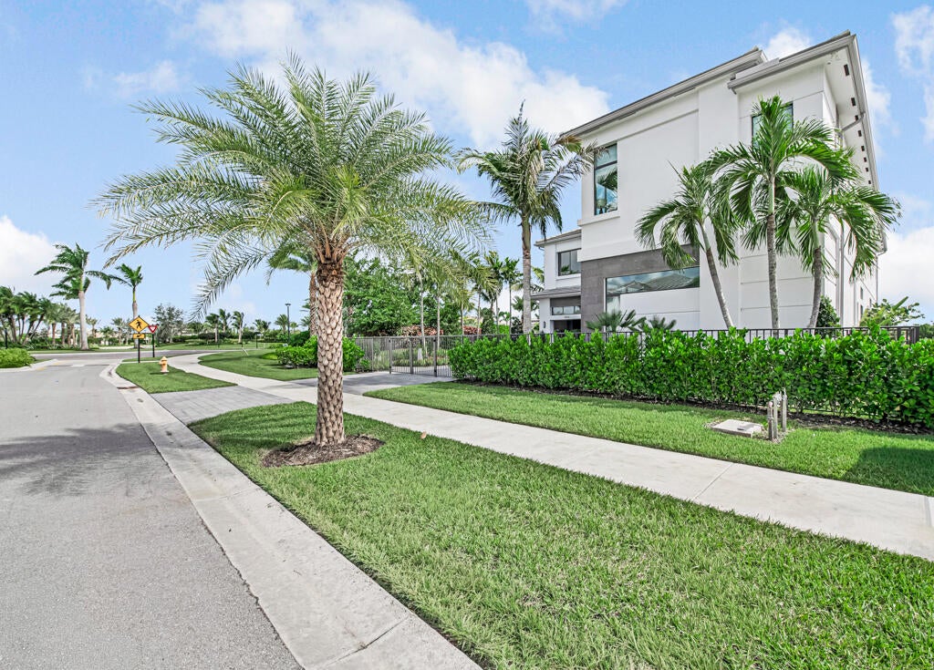 Photo of 9984 Migration Point, Palm Beach Gardens, FL 33412 (MLS # B26093737)
