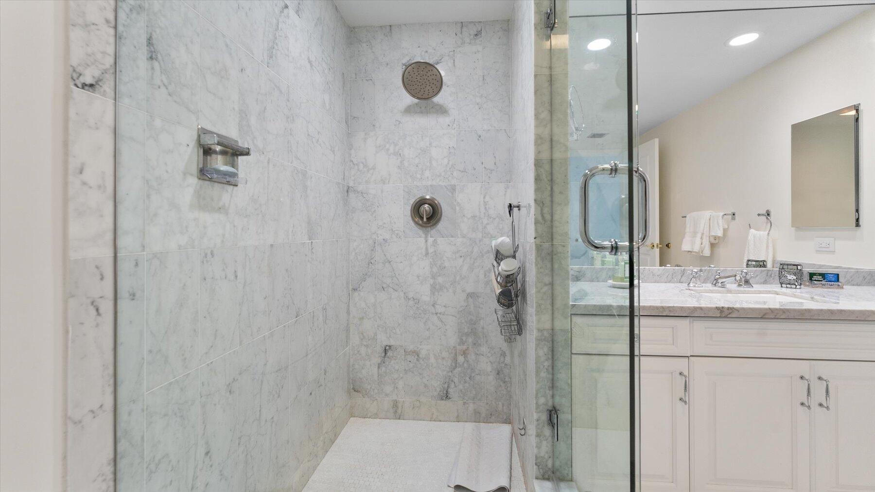 TWO THOUSAND CONDO - Residential