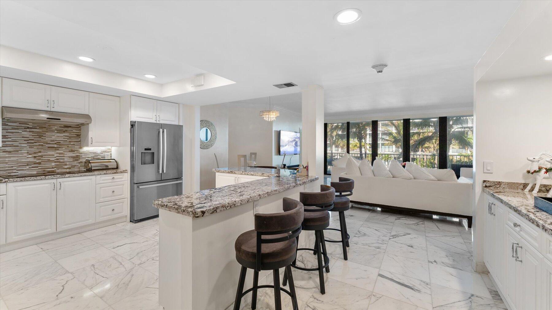 TWO THOUSAND CONDO - Residential