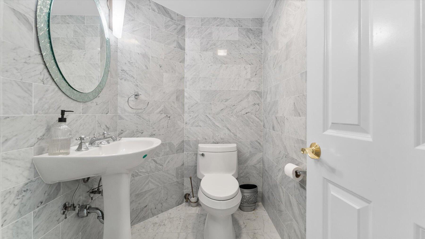 TWO THOUSAND CONDO - Residential