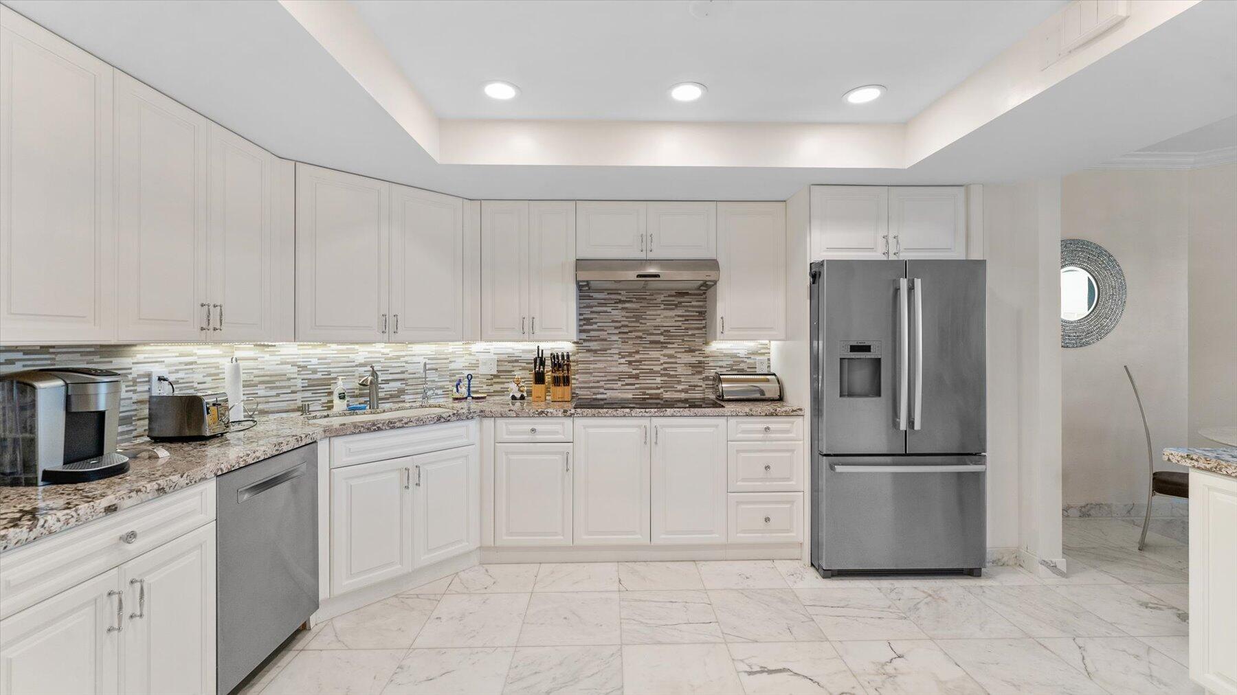 TWO THOUSAND CONDO - Residential