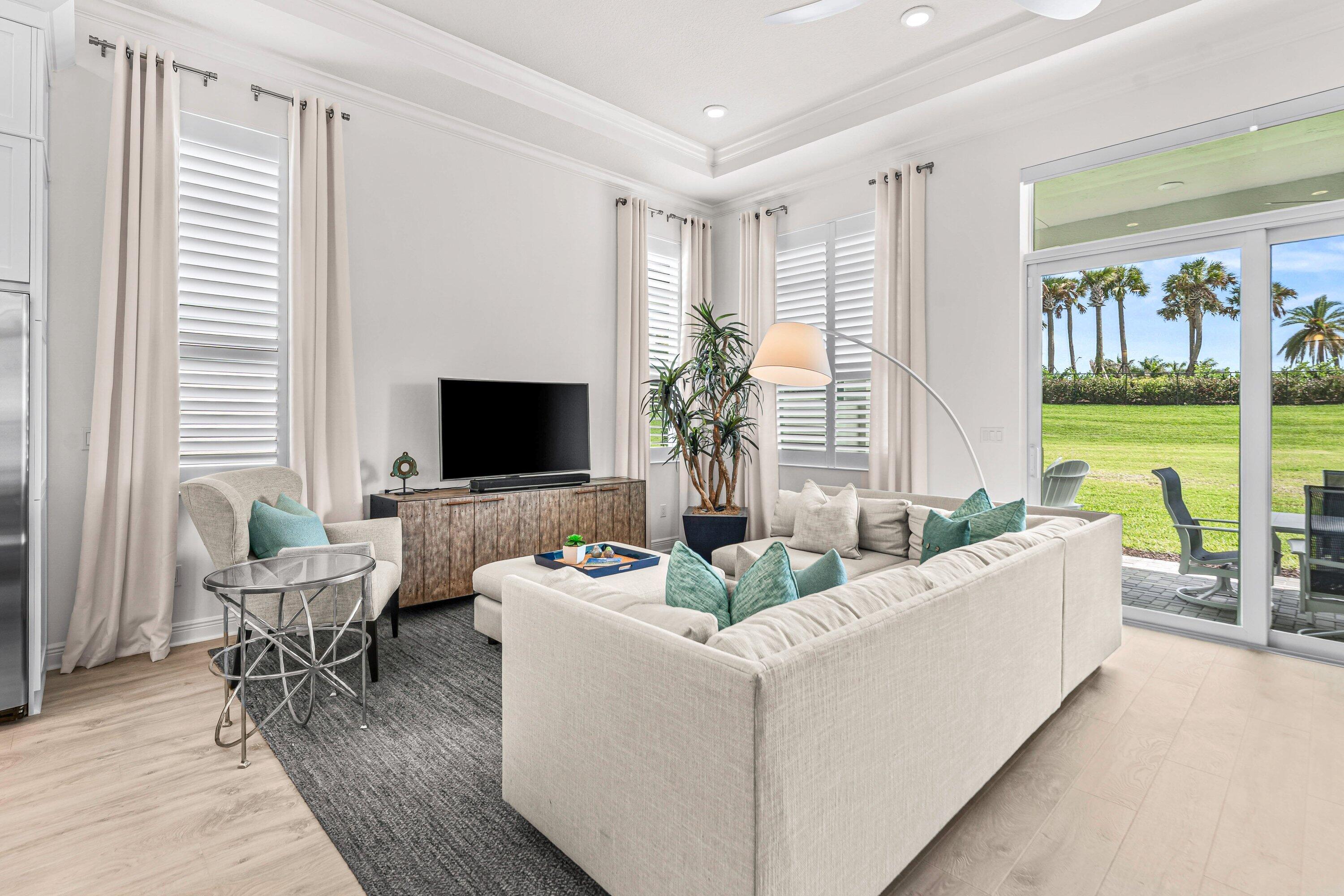 CRESSWIND PALM BEACH - Residential