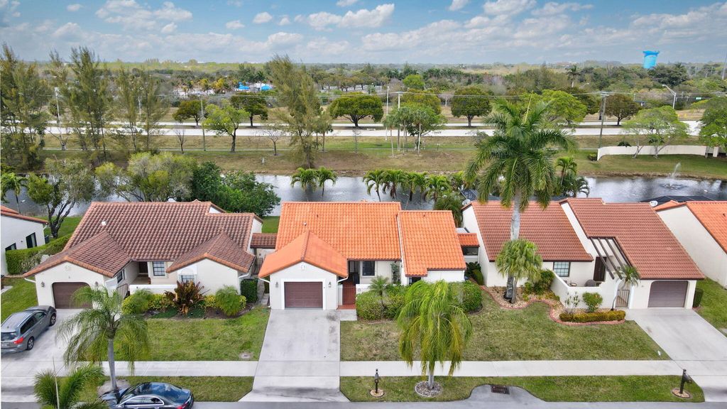 Photo of 17 Columbia Court, Deerfield Beach, FL 33442 (MLS # R11164746)