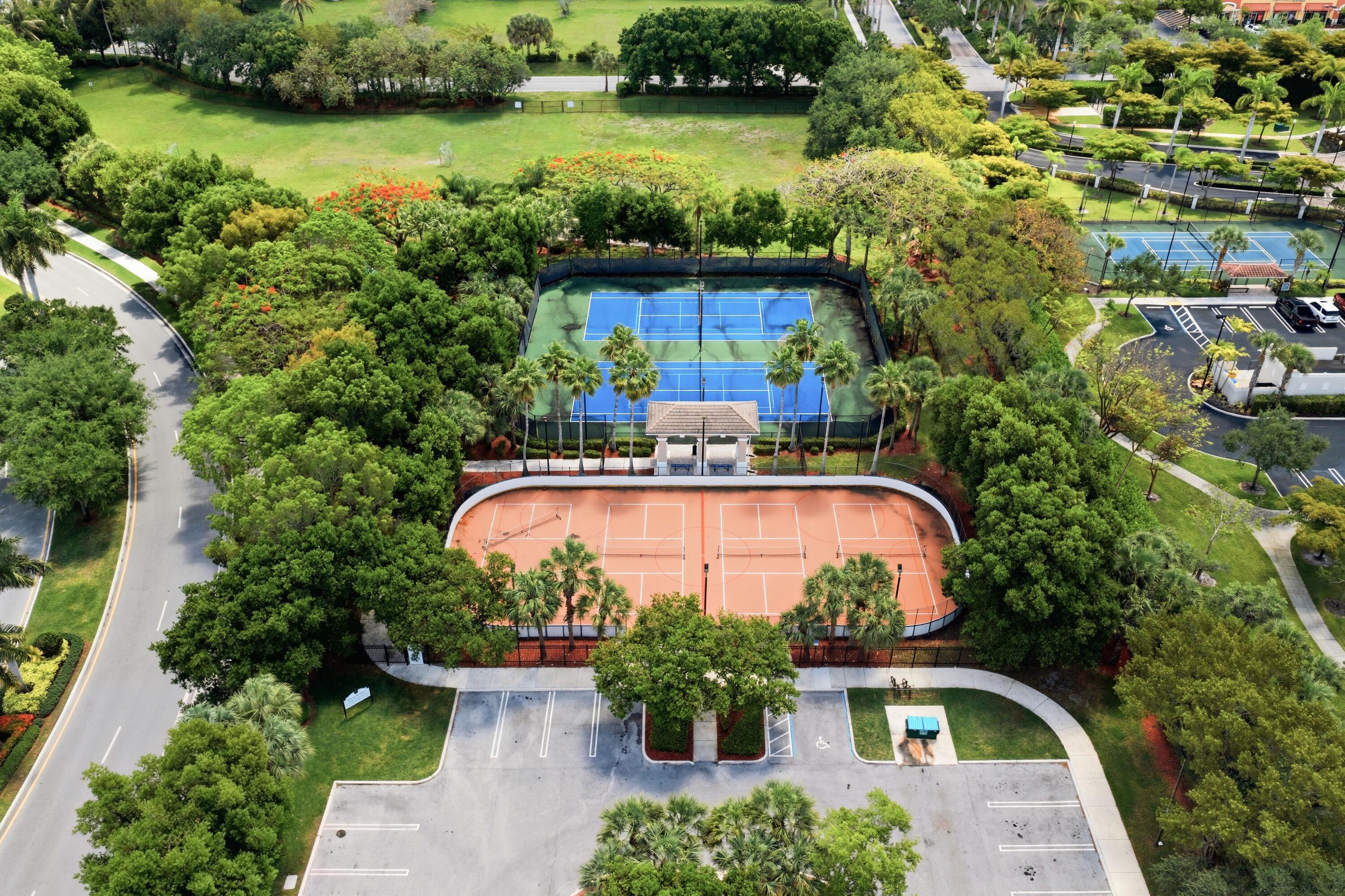 SHOMA COURTYARDS II AT ROYAL PALM CONDOM - Residential