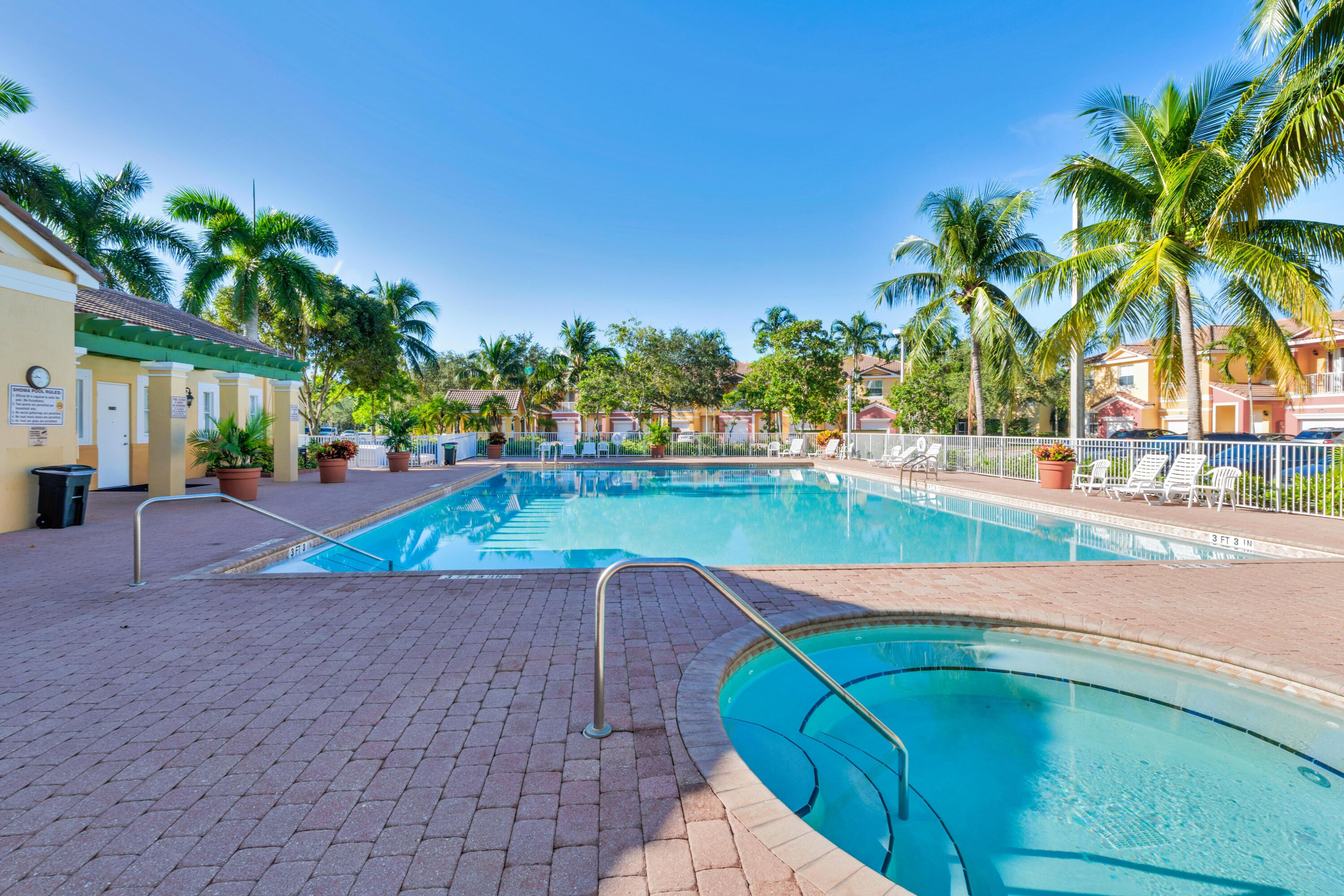 SHOMA COURTYARDS II AT ROYAL PALM CONDOM - Residential
