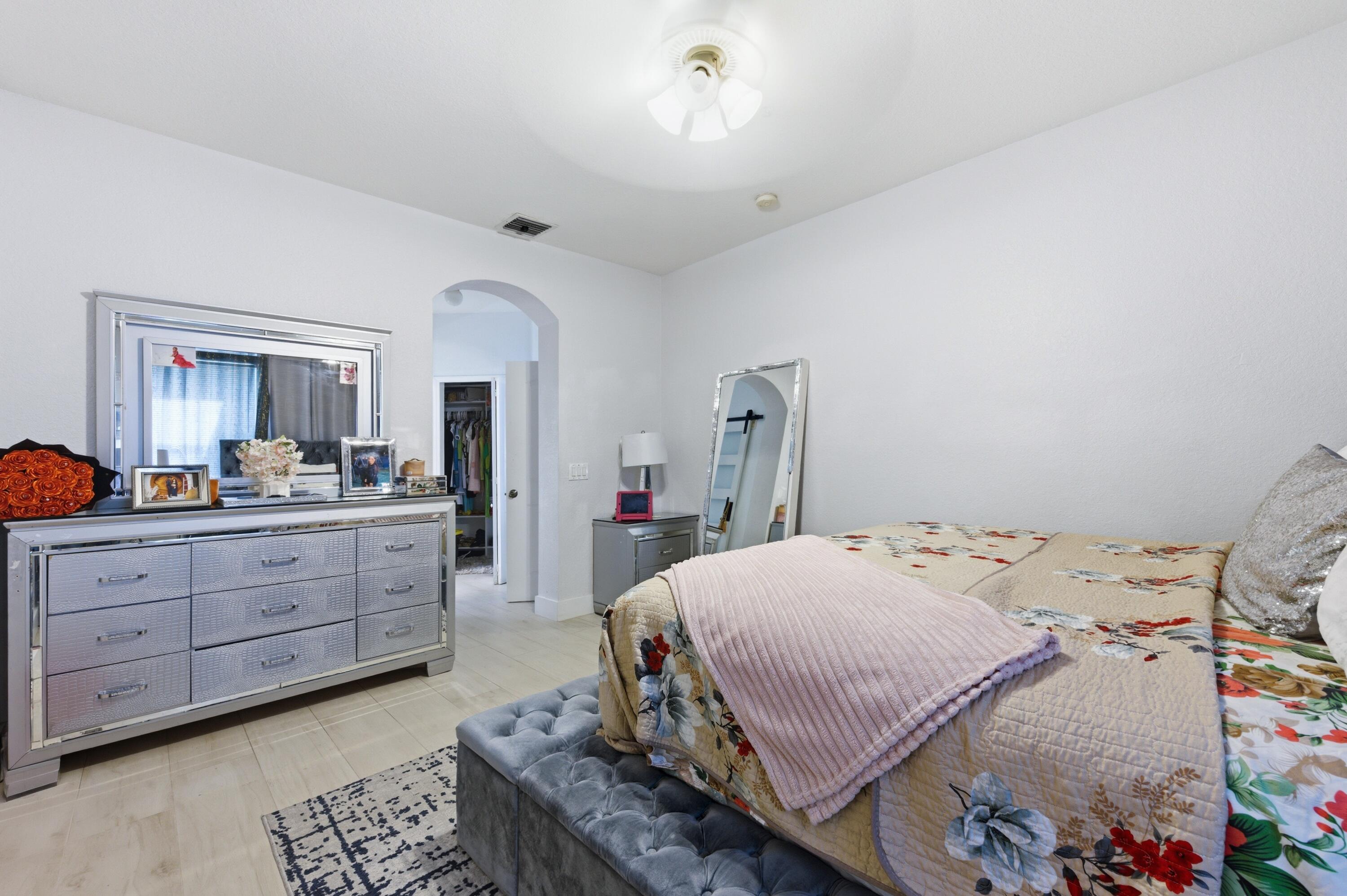 SHOMA COURTYARDS II AT ROYAL PALM CONDOM - Residential