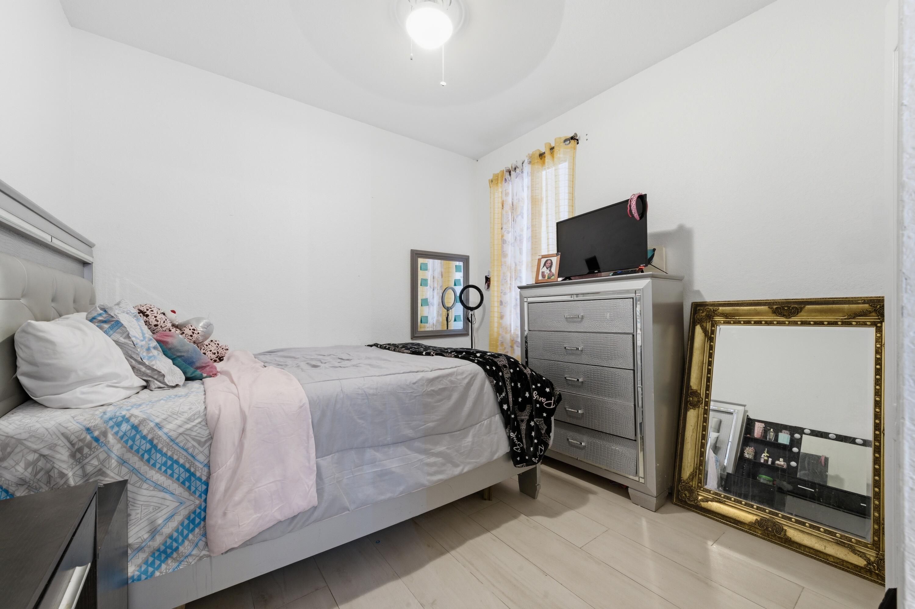 SHOMA COURTYARDS II AT ROYAL PALM CONDOM - Residential