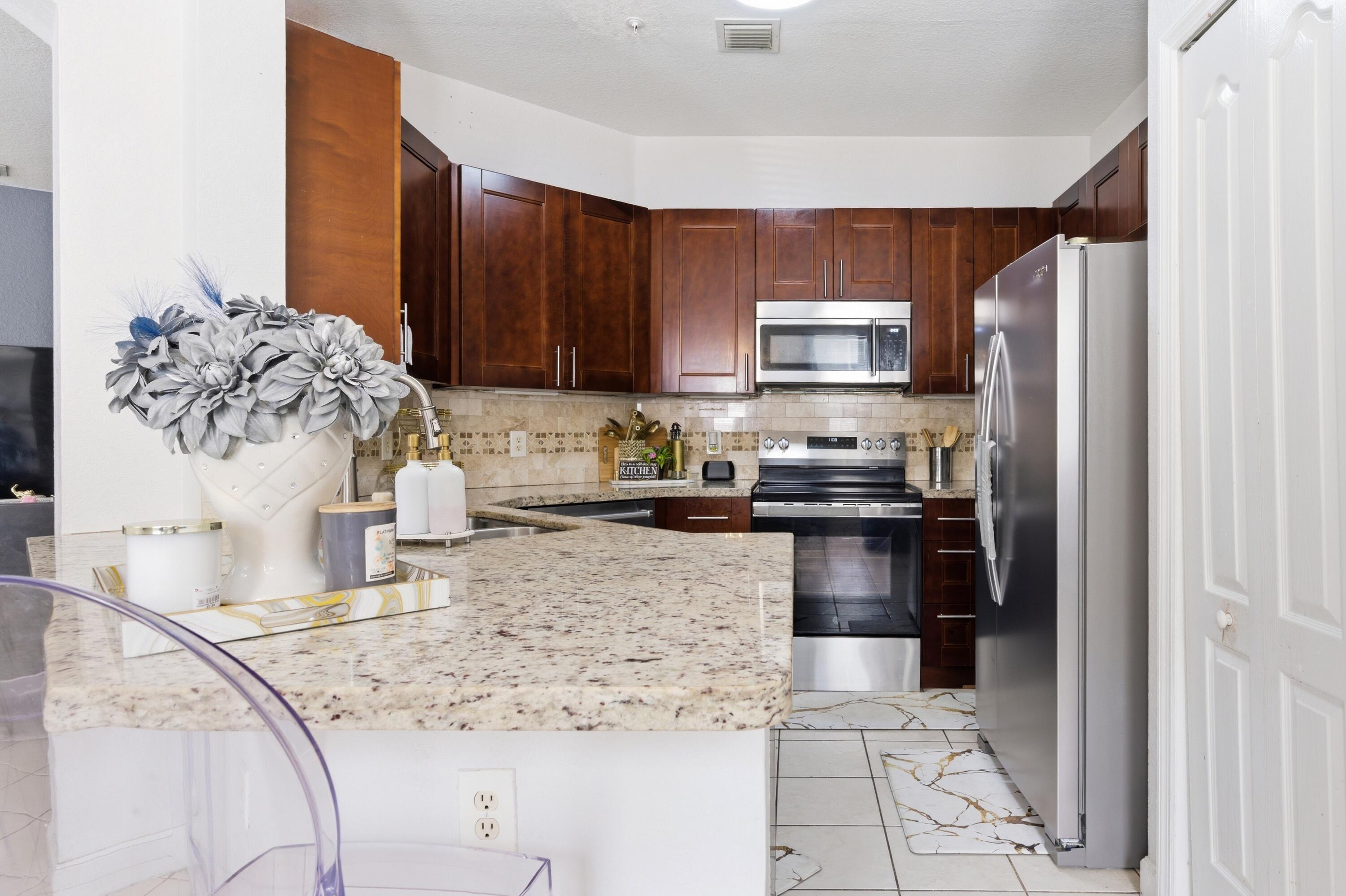 SHOMA COURTYARDS II AT ROYAL PALM CONDOM - Residential