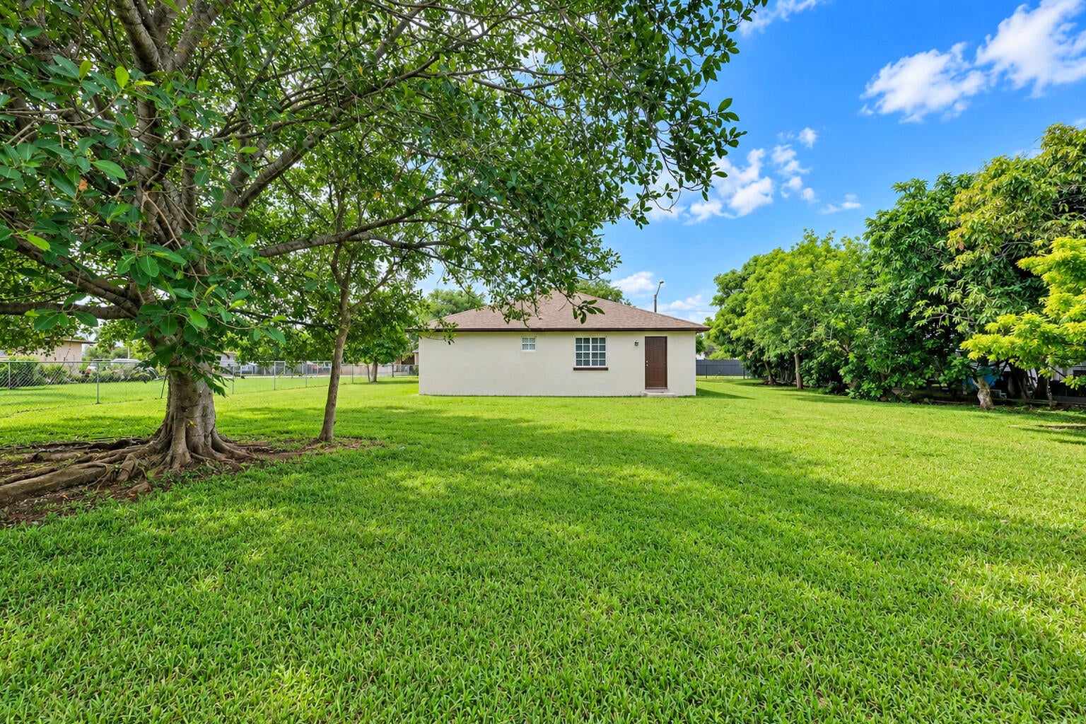 View photos, virtual tours, details... 105 NW 5TH Avenue