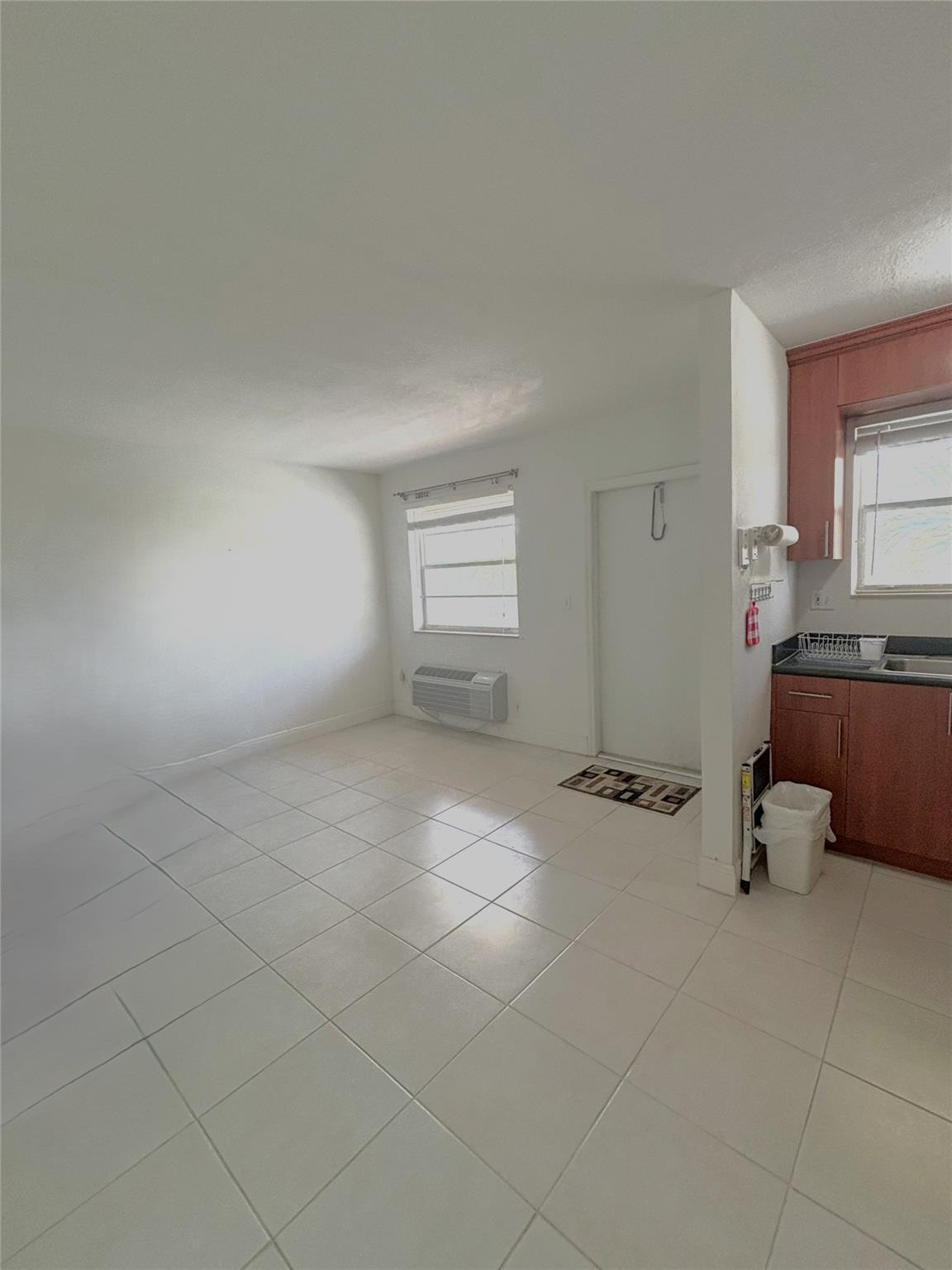 EL SOL AT MAIN STREET - Residential