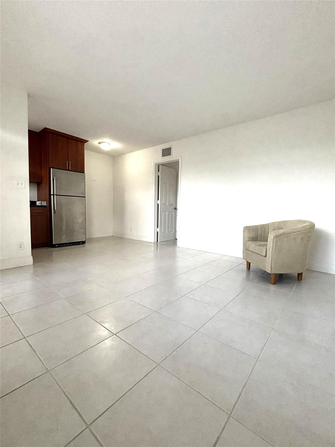 EL SOL AT MAIN STREET - Residential