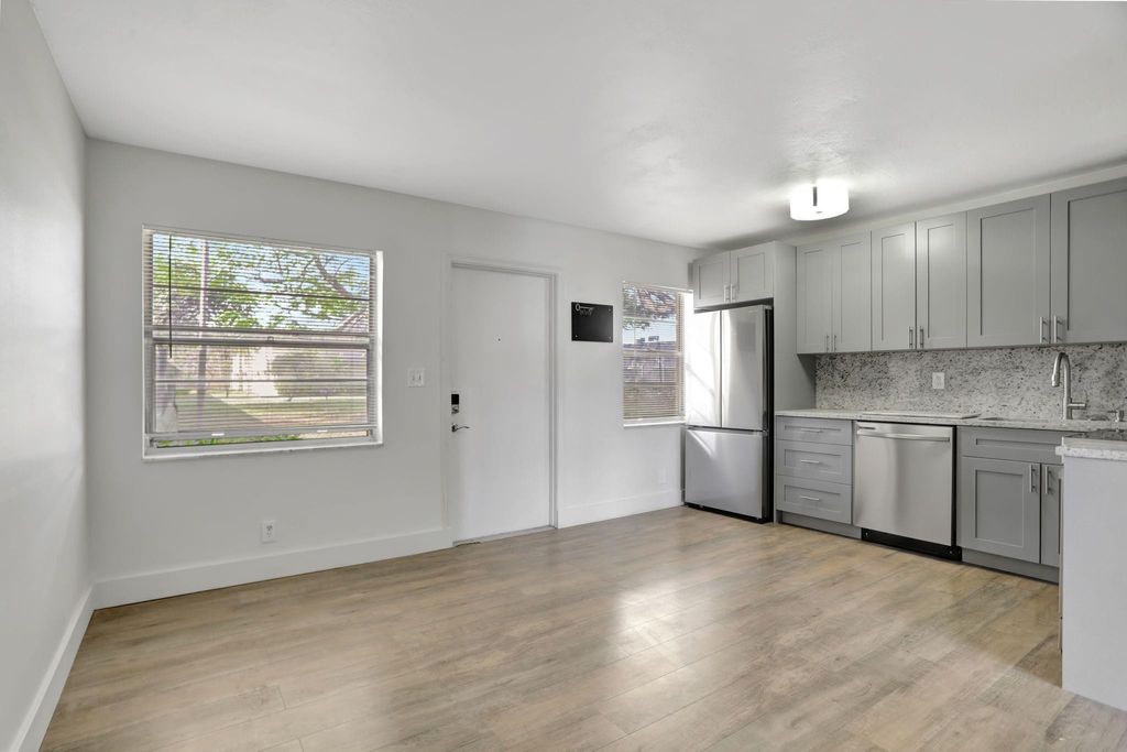 Photo of 5168 NE 6th Avenue #406, Fort Lauderdale, FL 33334 (MLS # F10477515)