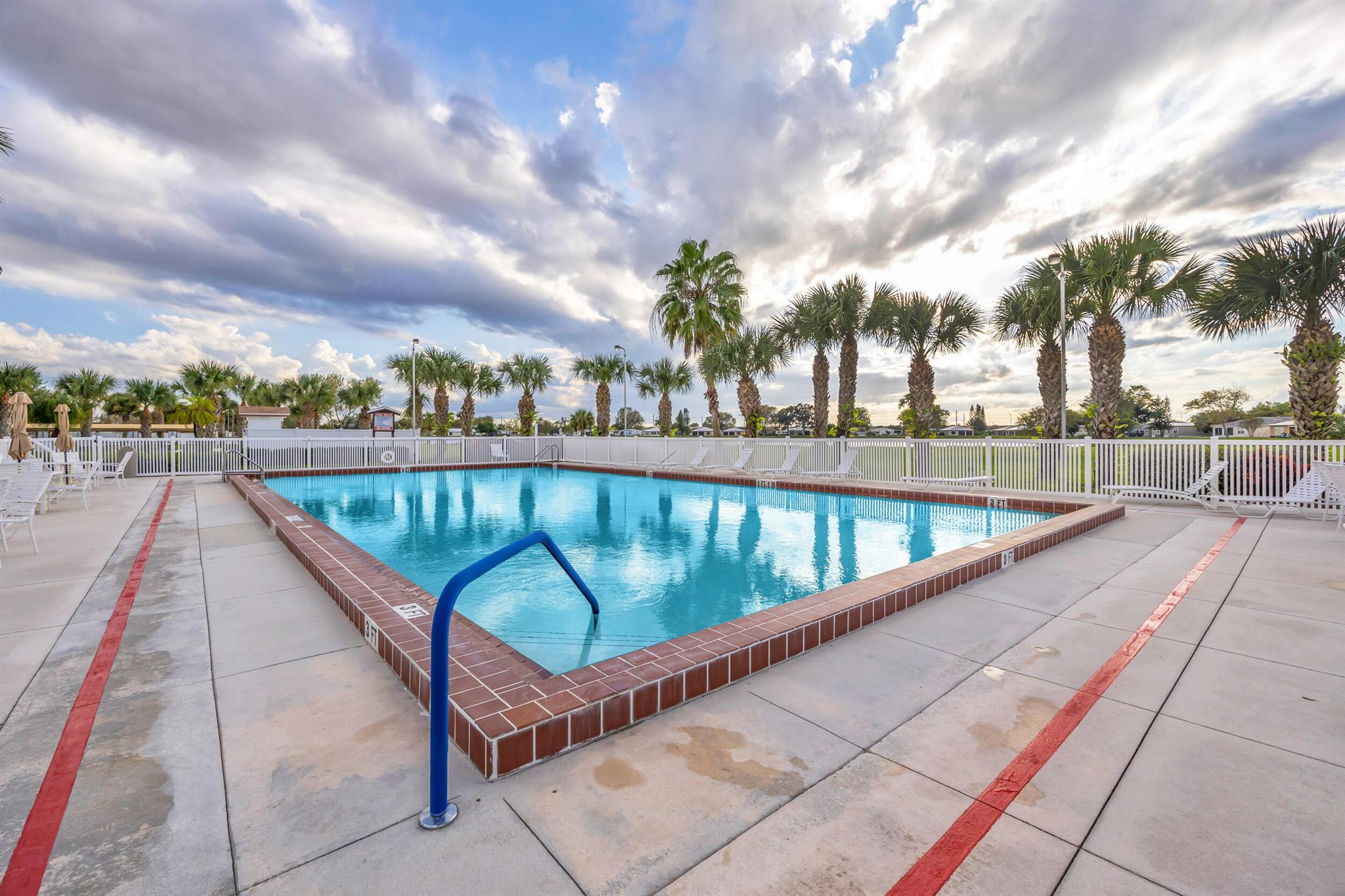 SPANISH LAKES FAIRWAYS LE - Residential