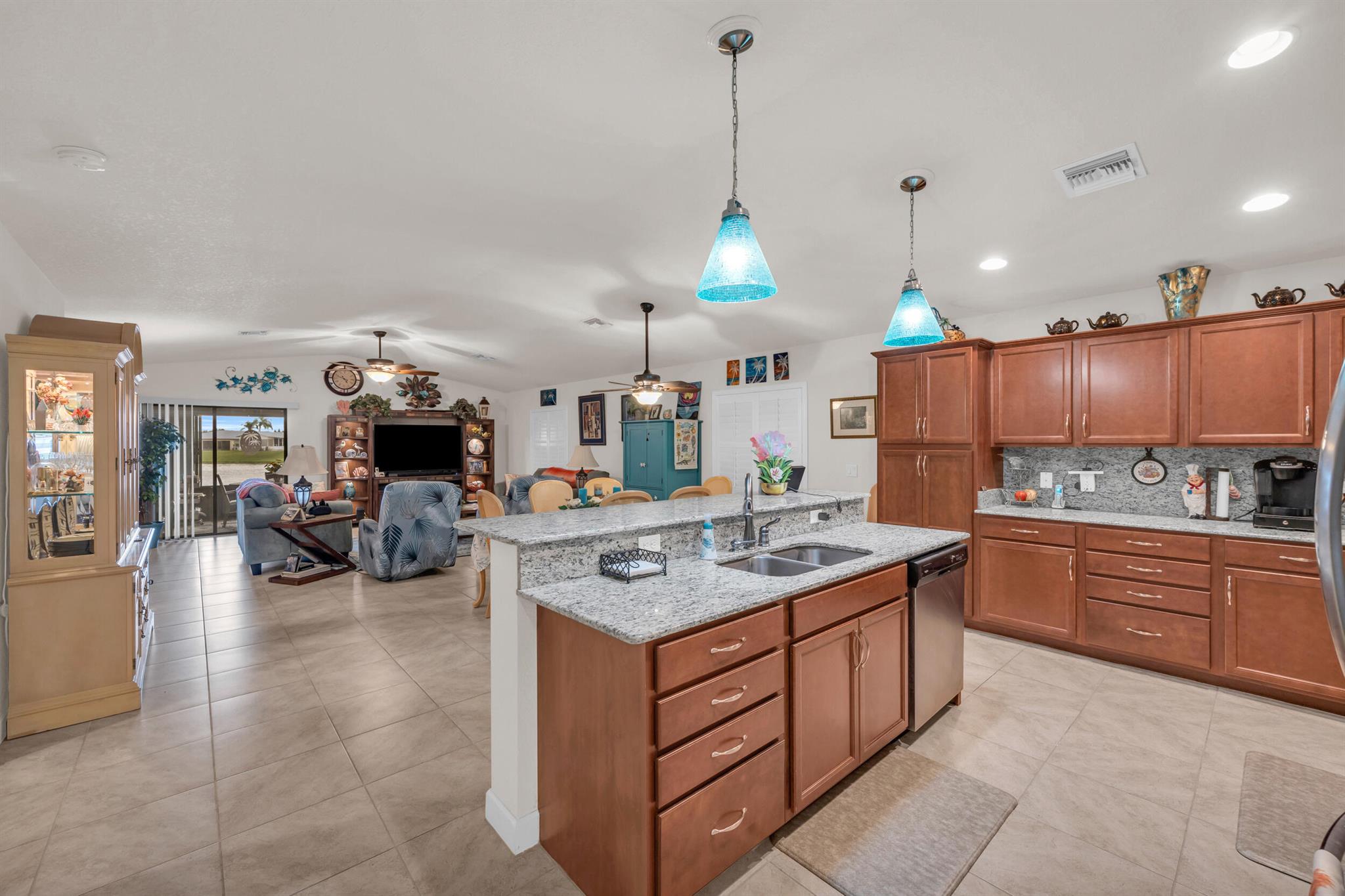 SPANISH LAKES FAIRWAYS LE - Residential