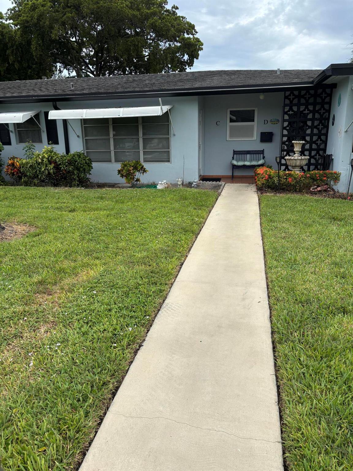 Enjoy living in this partially updated one bedroom villa in High Point of Delray. High Point is an adult community with lots to enjoy. There is a nice heated pool, club house and lots of planned activities. You are about three miles to the beach and downtown Delray with all its shopping and restaurants.