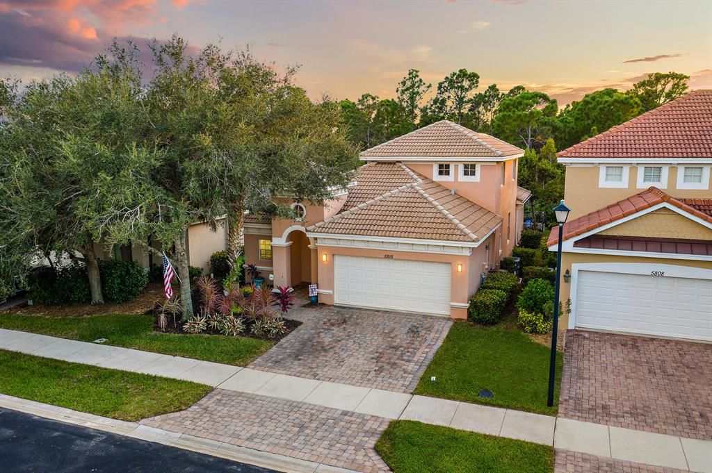 Photo of 5816 SE Crooked Oak Avenue Ave, Hobe Sound, FL 33455 (MLS # R10753476)