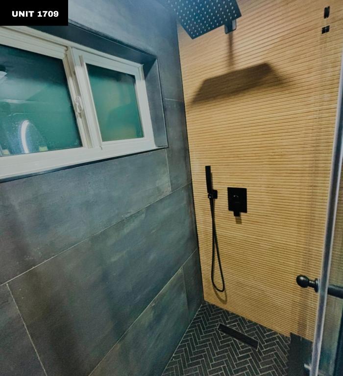 OSCEOLA PARK / River Oaks - Residential Income