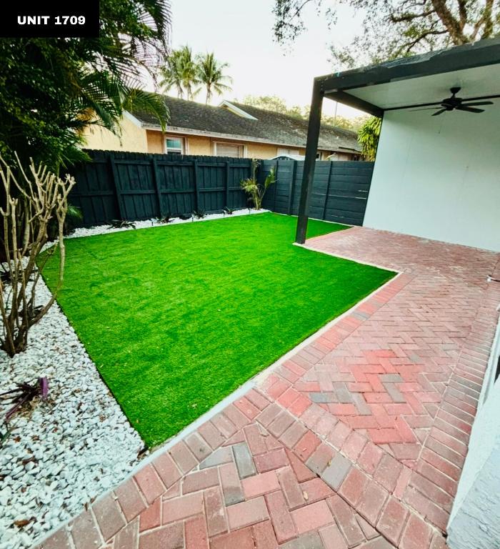 OSCEOLA PARK / River Oaks - Residential Income