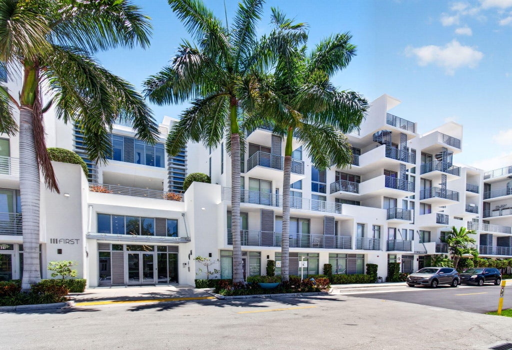 Photo of 111 SE 1ST Avenue #317, Delray Beach, FL 33444 (MLS # B26080351)