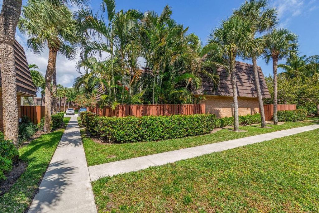Photo of 1915 19th Court #34c, Jupiter, FL 33477 (MLS # R11082592)