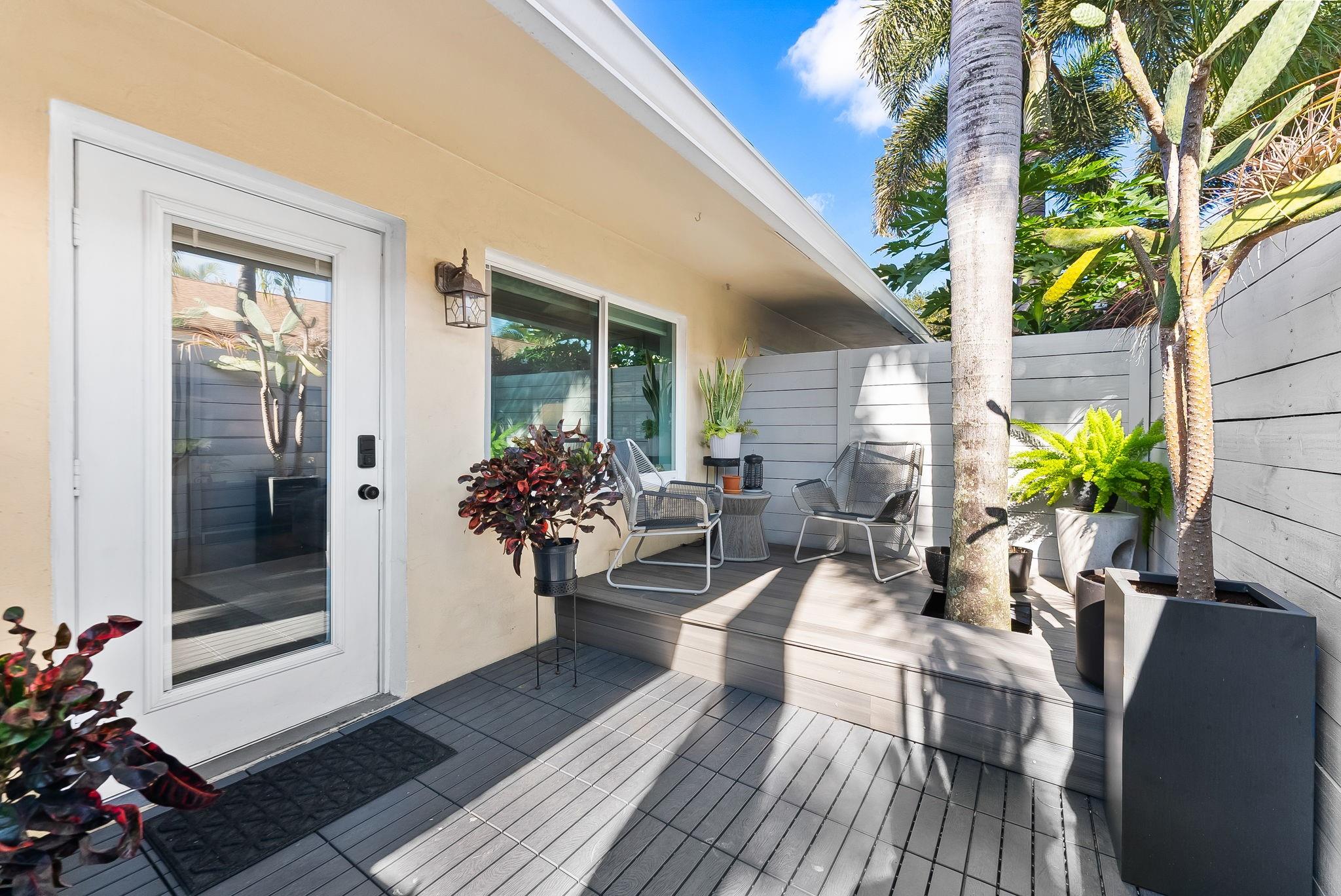 Las Brisas - Residential