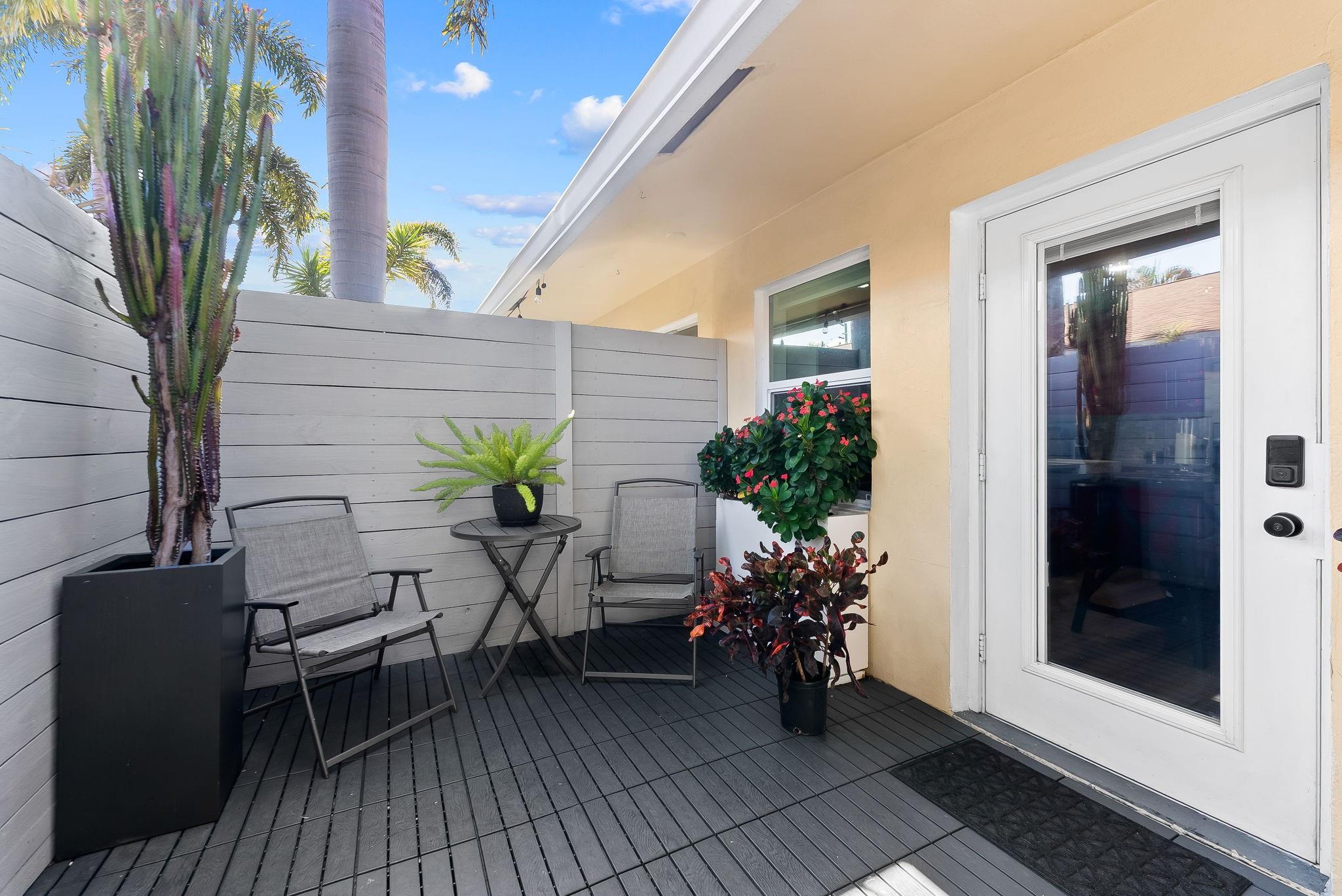 Las Brisas - Residential