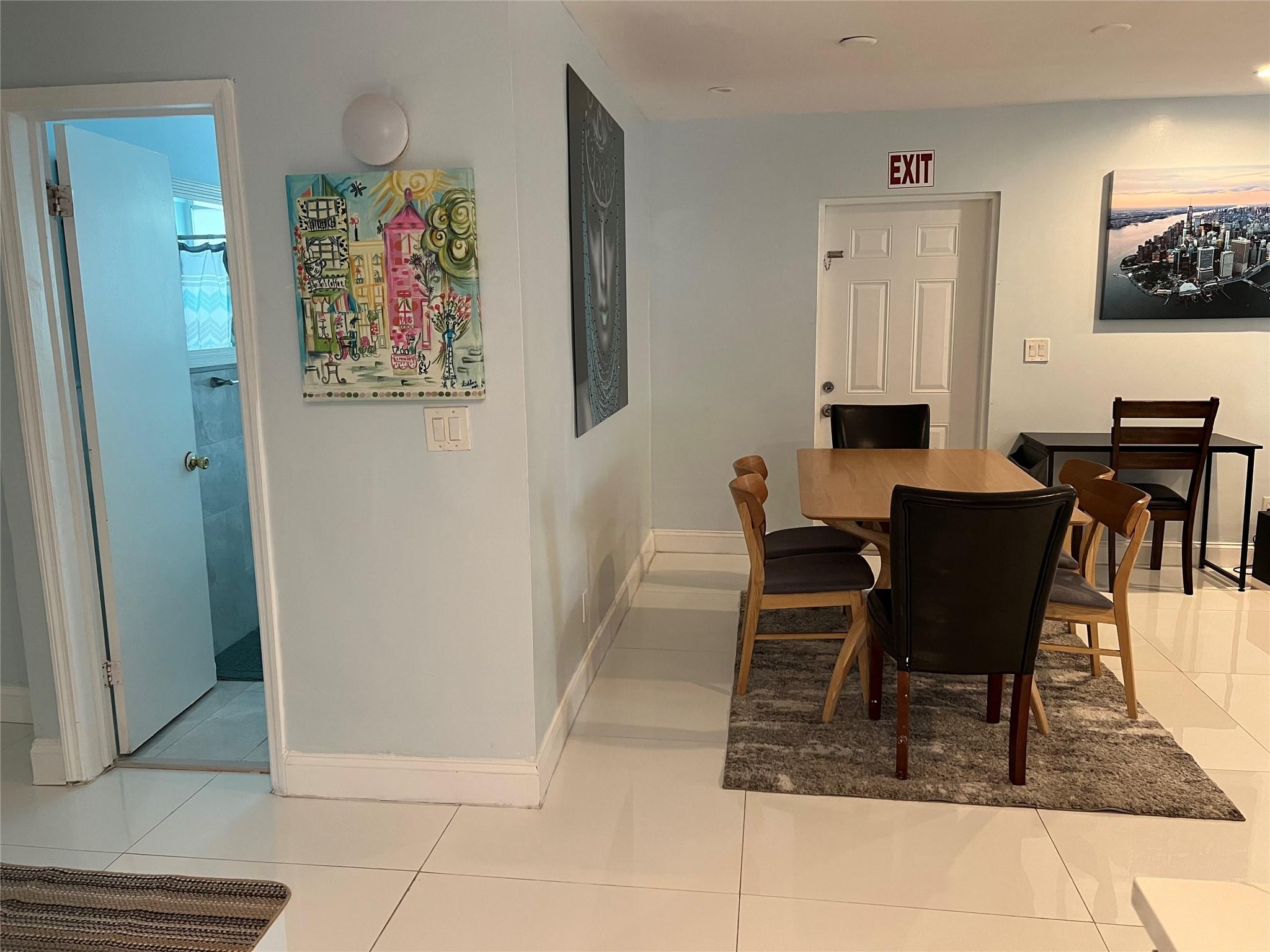 HOLLYWOOD - Residential Lease