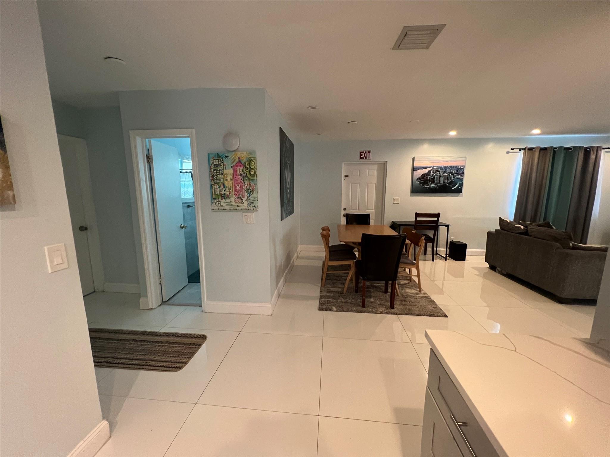 HOLLYWOOD - Residential Lease