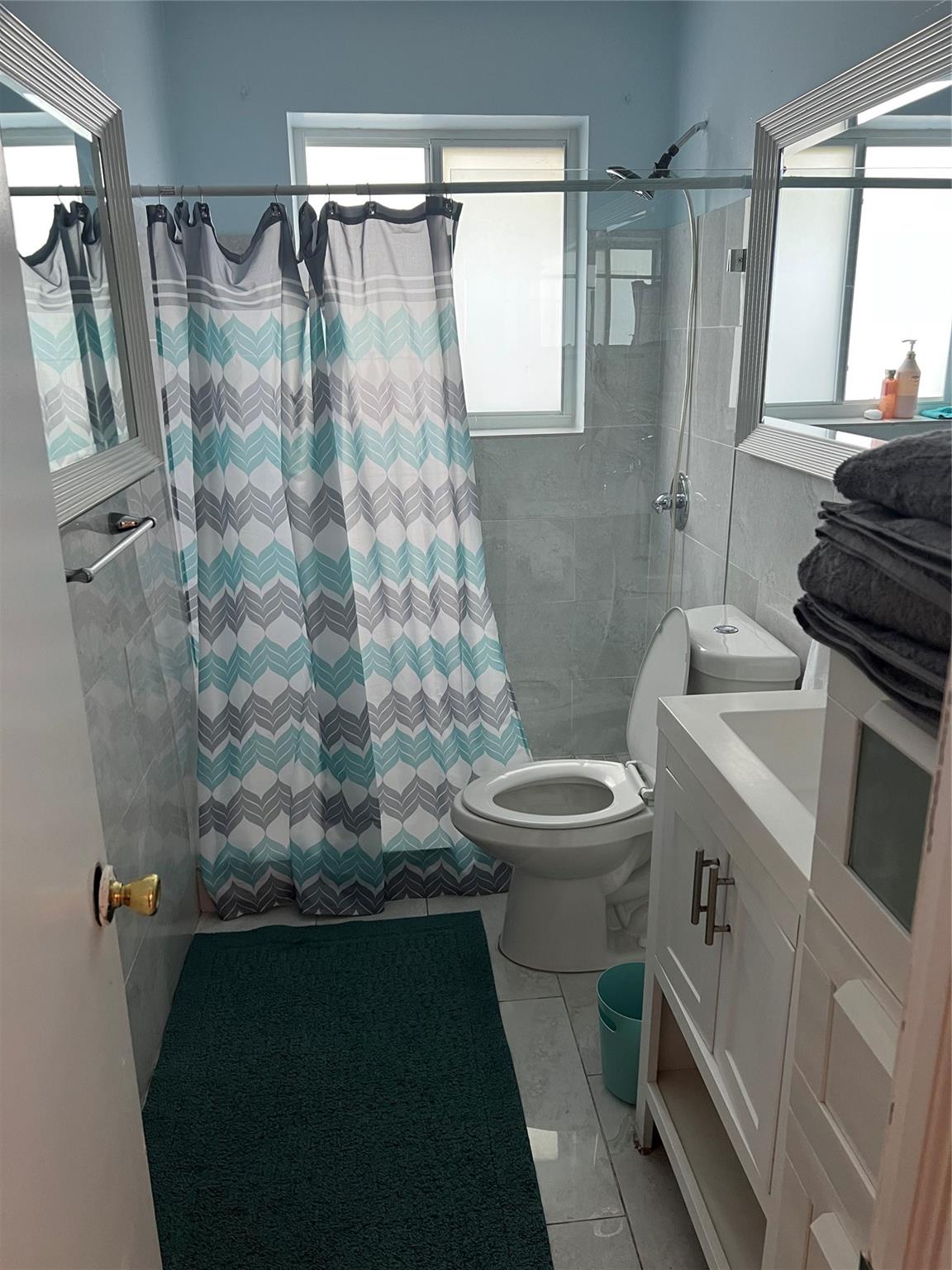 HOLLYWOOD - Residential Lease