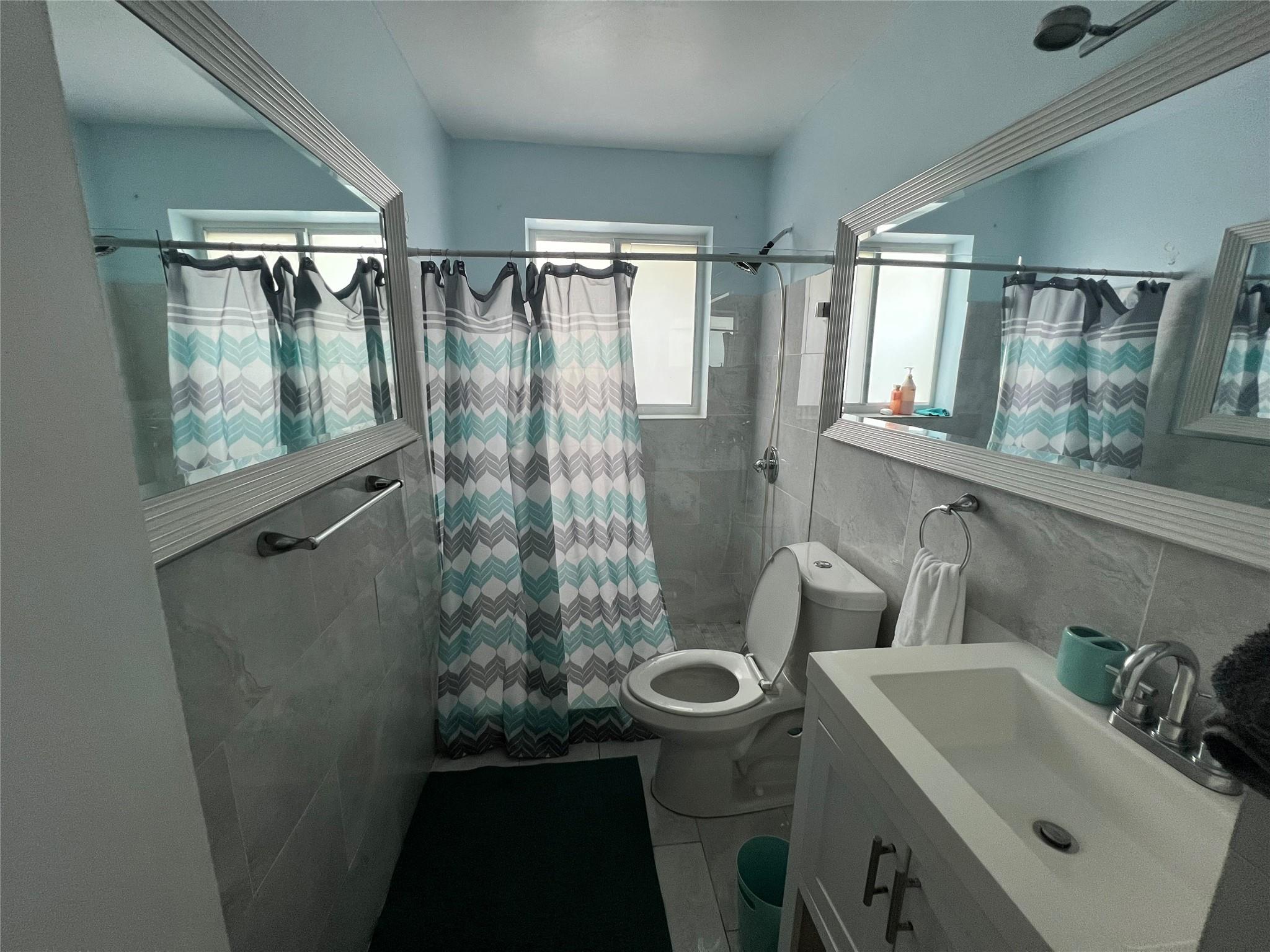HOLLYWOOD - Residential Lease