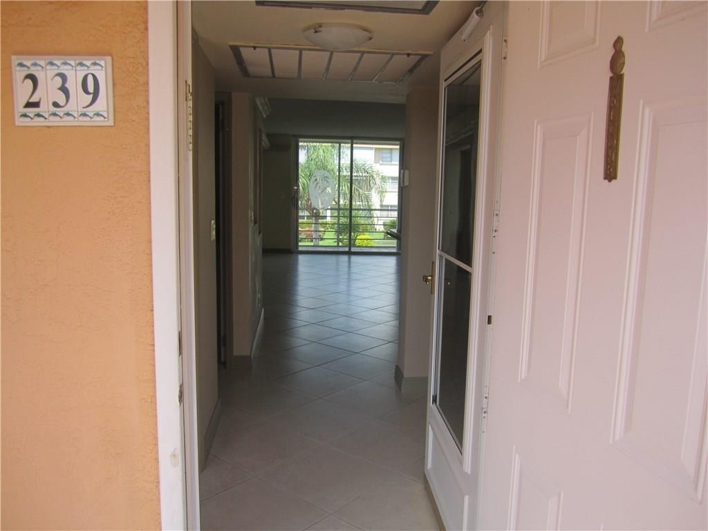 Lighthouse Point Plaza - Residential